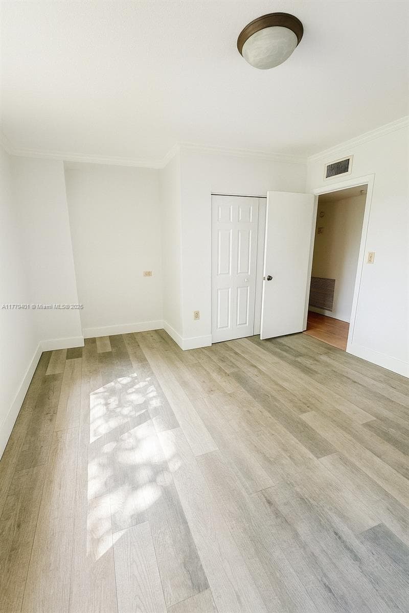 800 NE 199th St # 105D, Miami, FL 33179 — zdjęcie 4