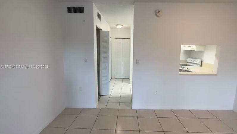 271 NW 177th St # B-216, Miami Gardens, FL 33169 — zdjęcie 2