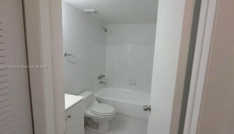 271 NW 177th St # B-216, Miami Gardens, FL 33169 — zdjęcie 4