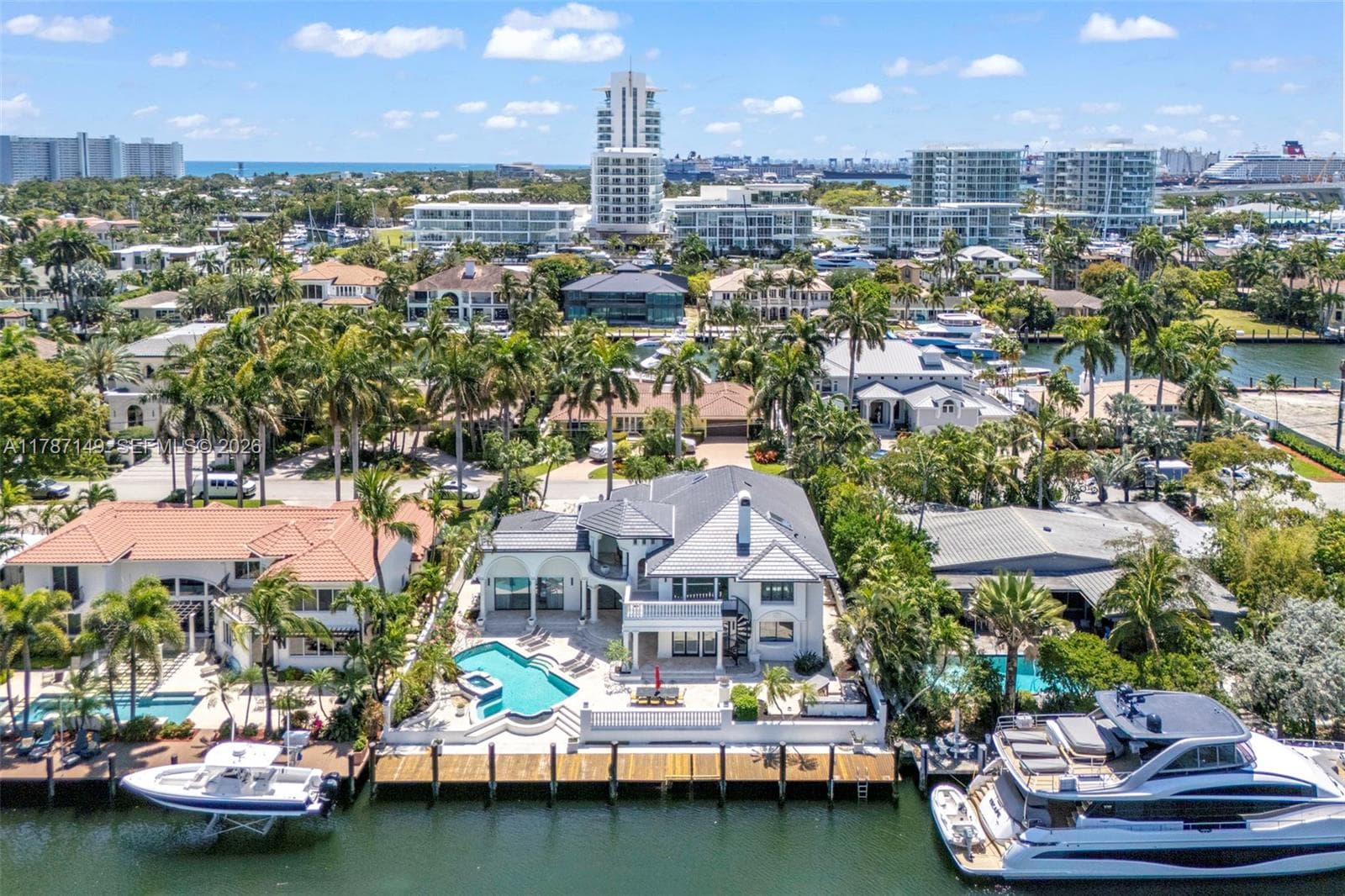 2561 Lucille Dr, Fort Lauderdale, FL 33316 — zdjęcie 3