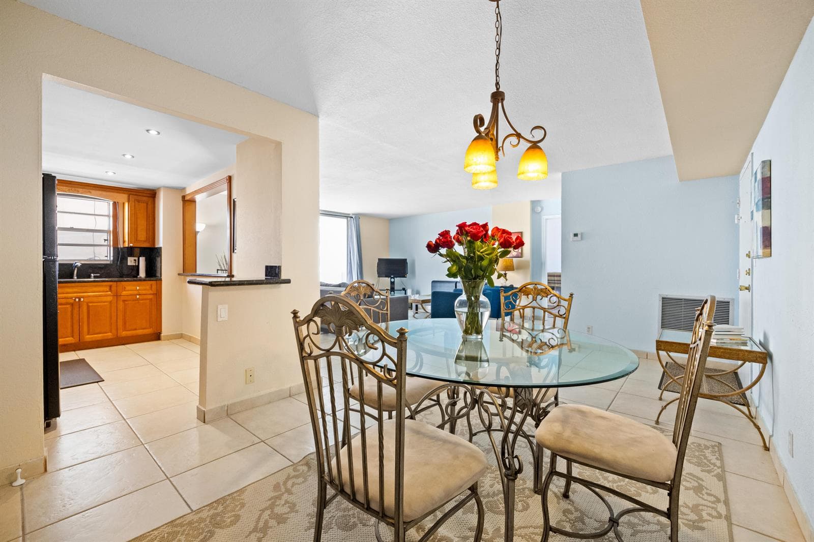 137 Golden Isles Drive # 501, Hallandale Beach, FL 33009 — zdjęcie 2