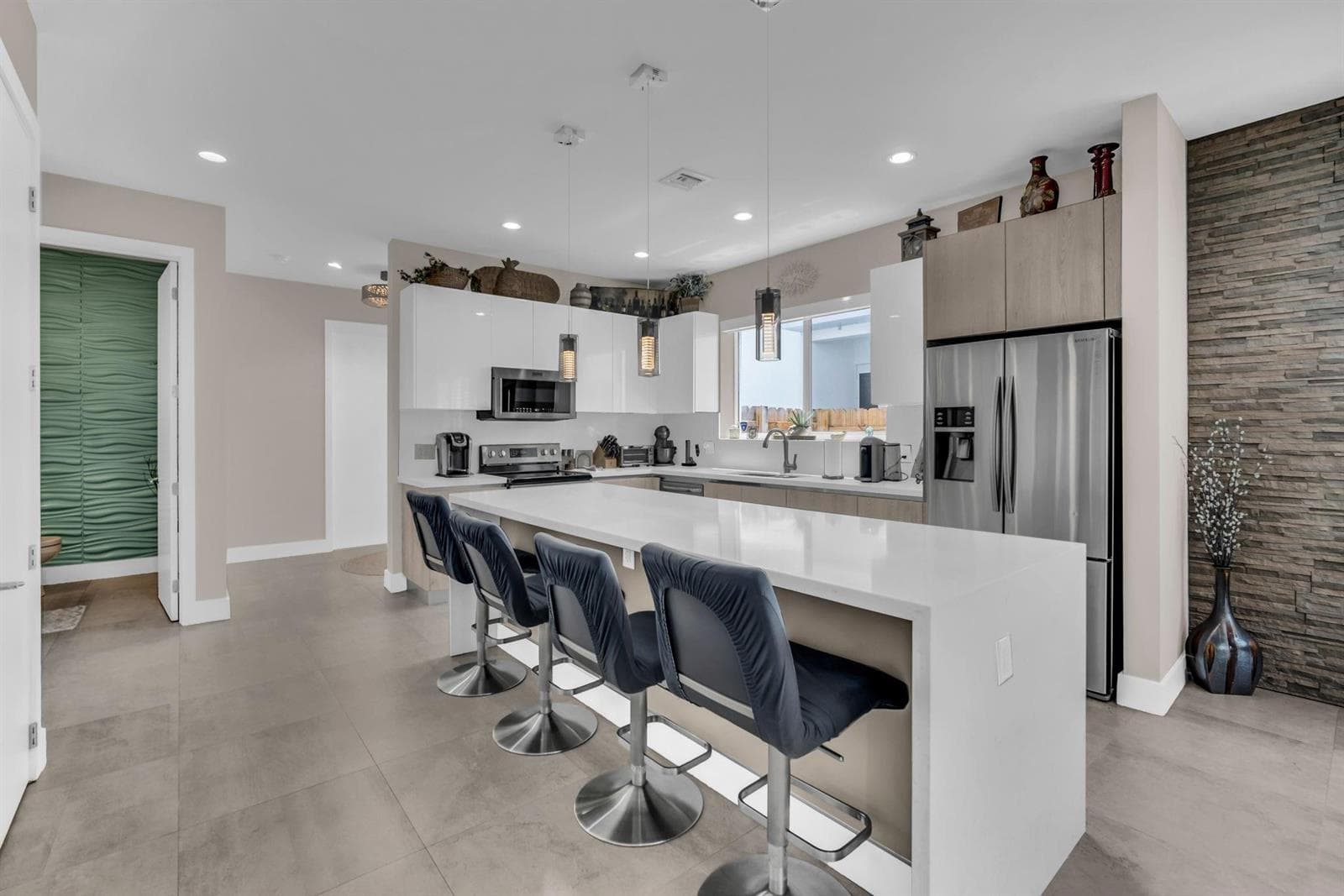 807 SW 7th Avenue, Fort Lauderdale, FL 33315 — zdjęcie 3