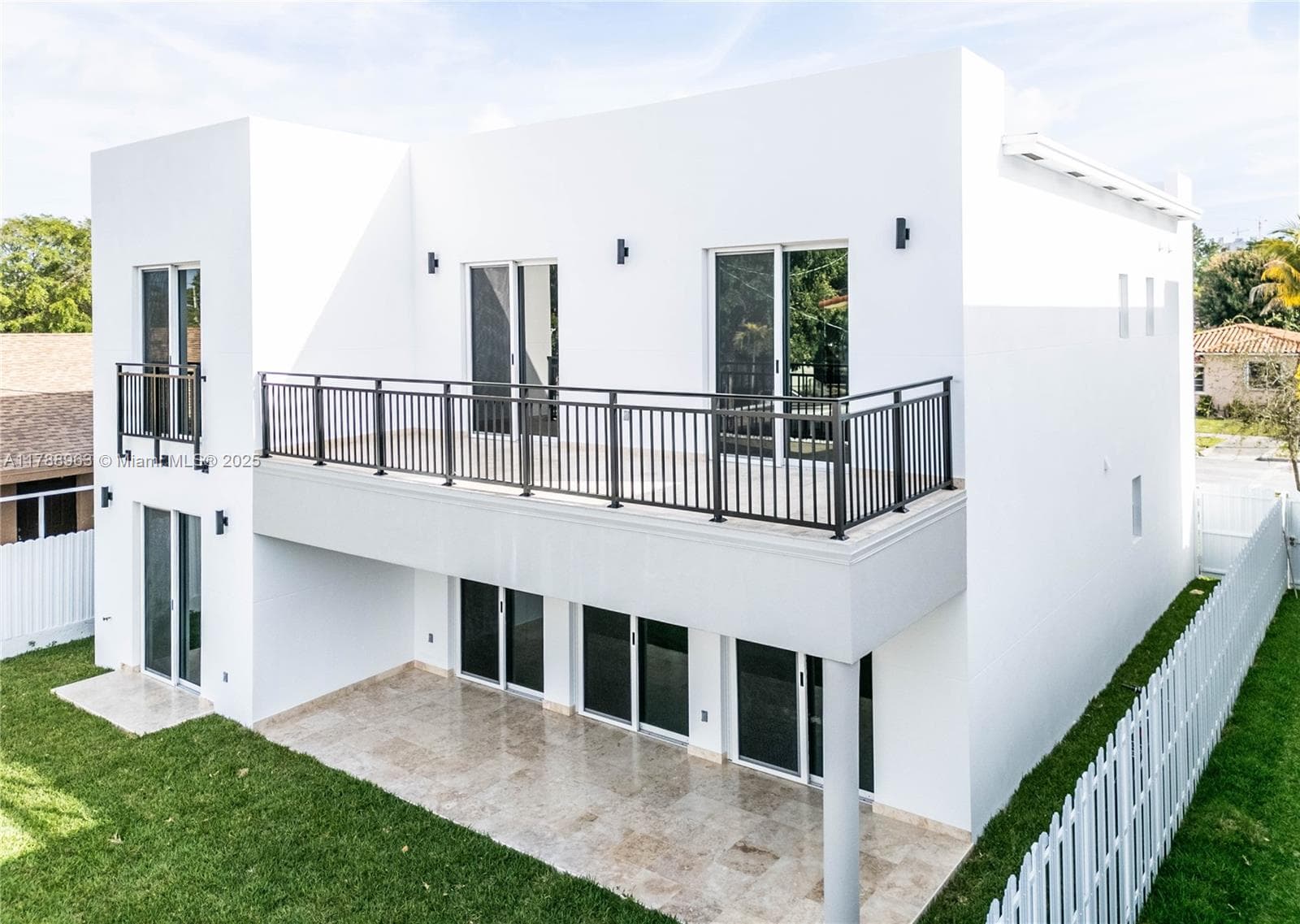 910 SW 24th Rd, Miami, FL 33129 — zdjęcie 3