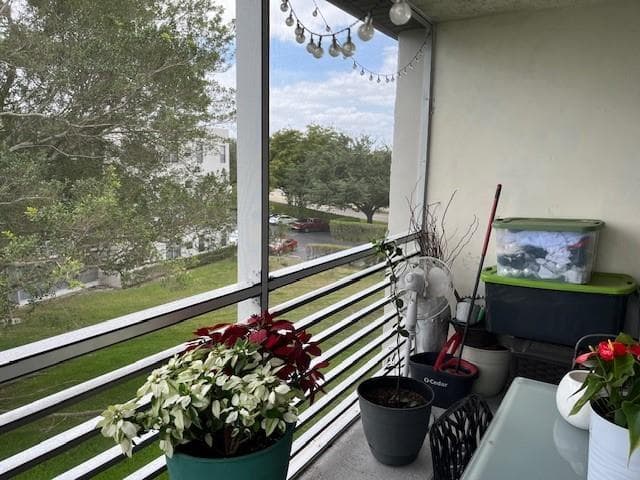 9330 Lagoon Place # 406, Davie, FL 33324 — zdjęcie 2