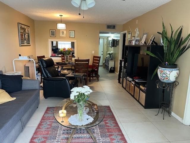 9330 Lagoon Place # 406, Davie, FL 33324 — zdjęcie 3