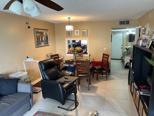 9330 Lagoon Place # 406, Davie, FL 33324 — zdjęcie 4