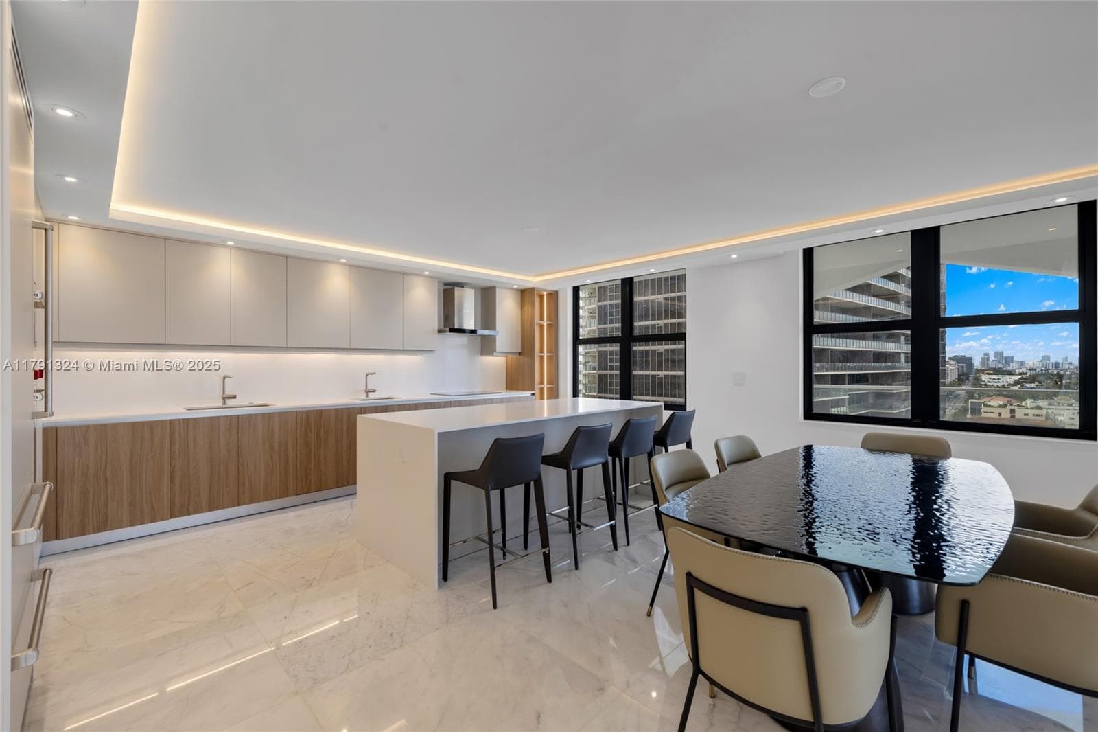 9801 Collins Ave # 17R, Bal Harbour, FL 33154 — zdjęcie 2