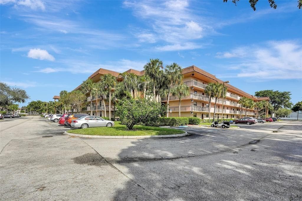 6095 N Sabal Palm Boulevard # 212, Tamarac, FL 33319 — zdjęcie 3