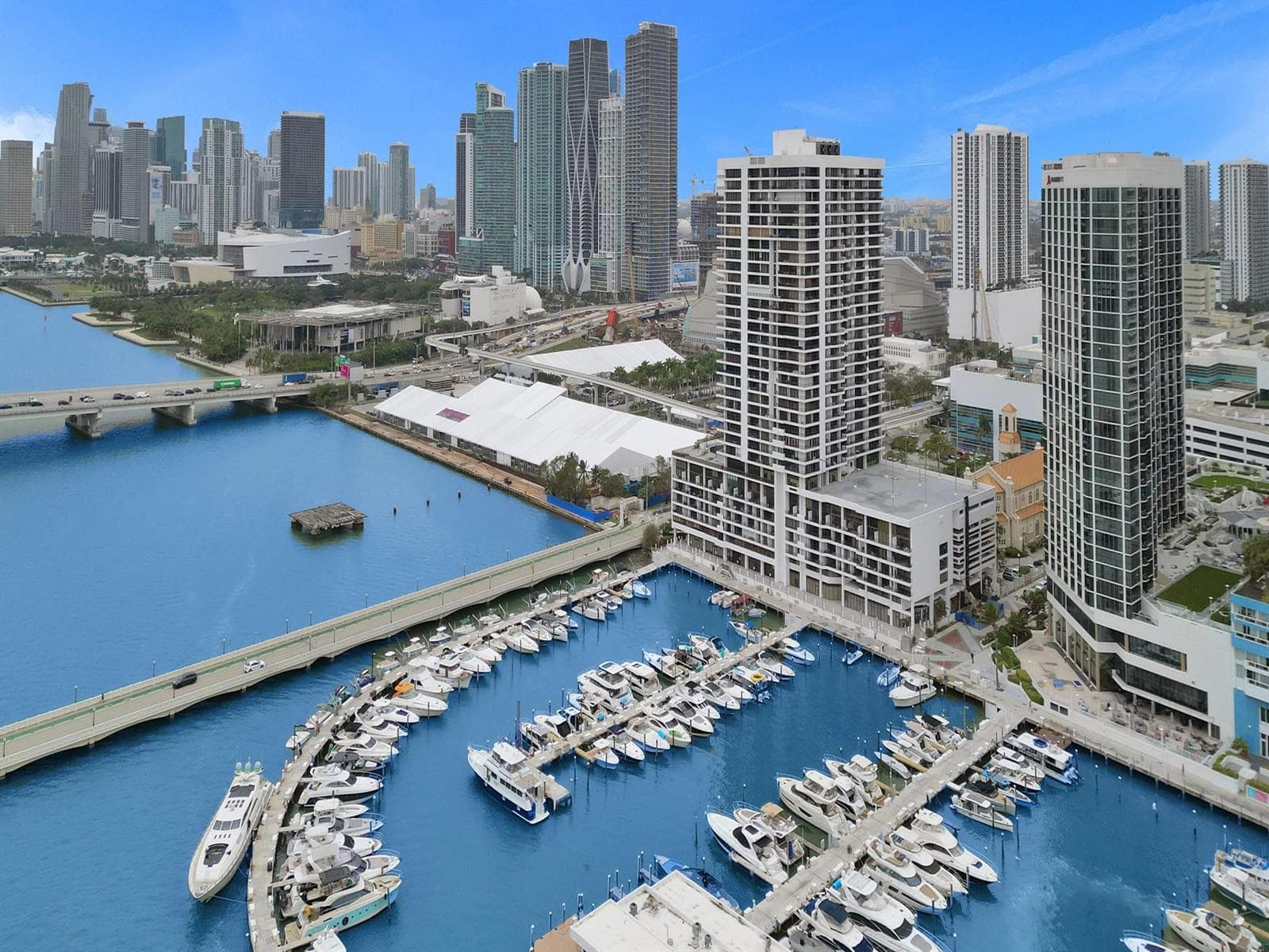 555 NE 15th Street # T4(704), Miami, FL 33132 — zdjęcie 2