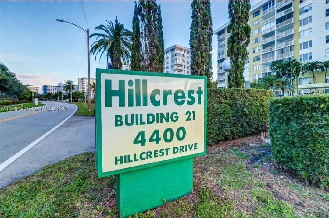 4400 Hillcrest Dr # 215-B, Hollywood, FL 33021