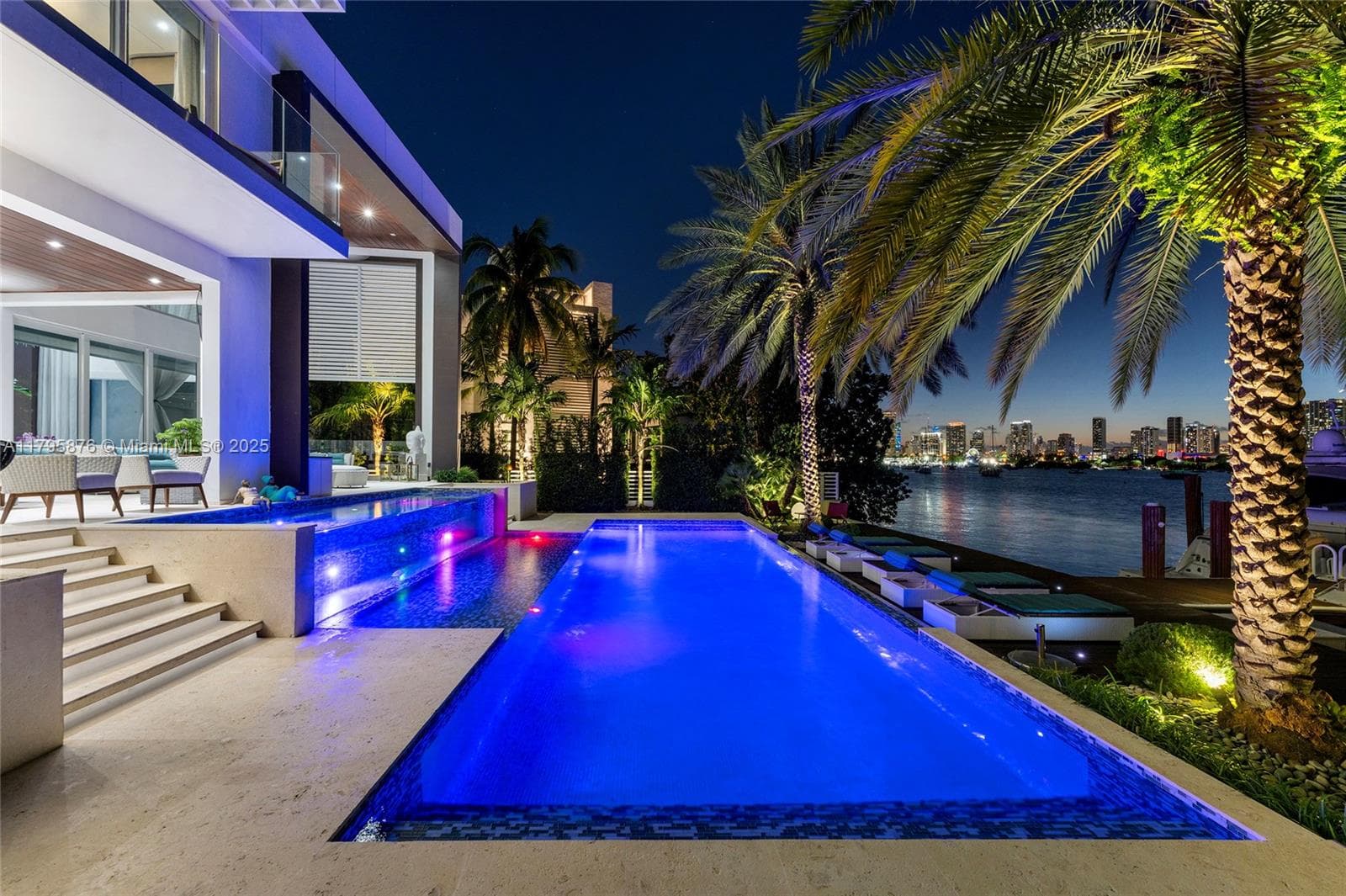 441 N Hibiscus Dr, Miami Beach, FL 33139 — zdjęcie 2