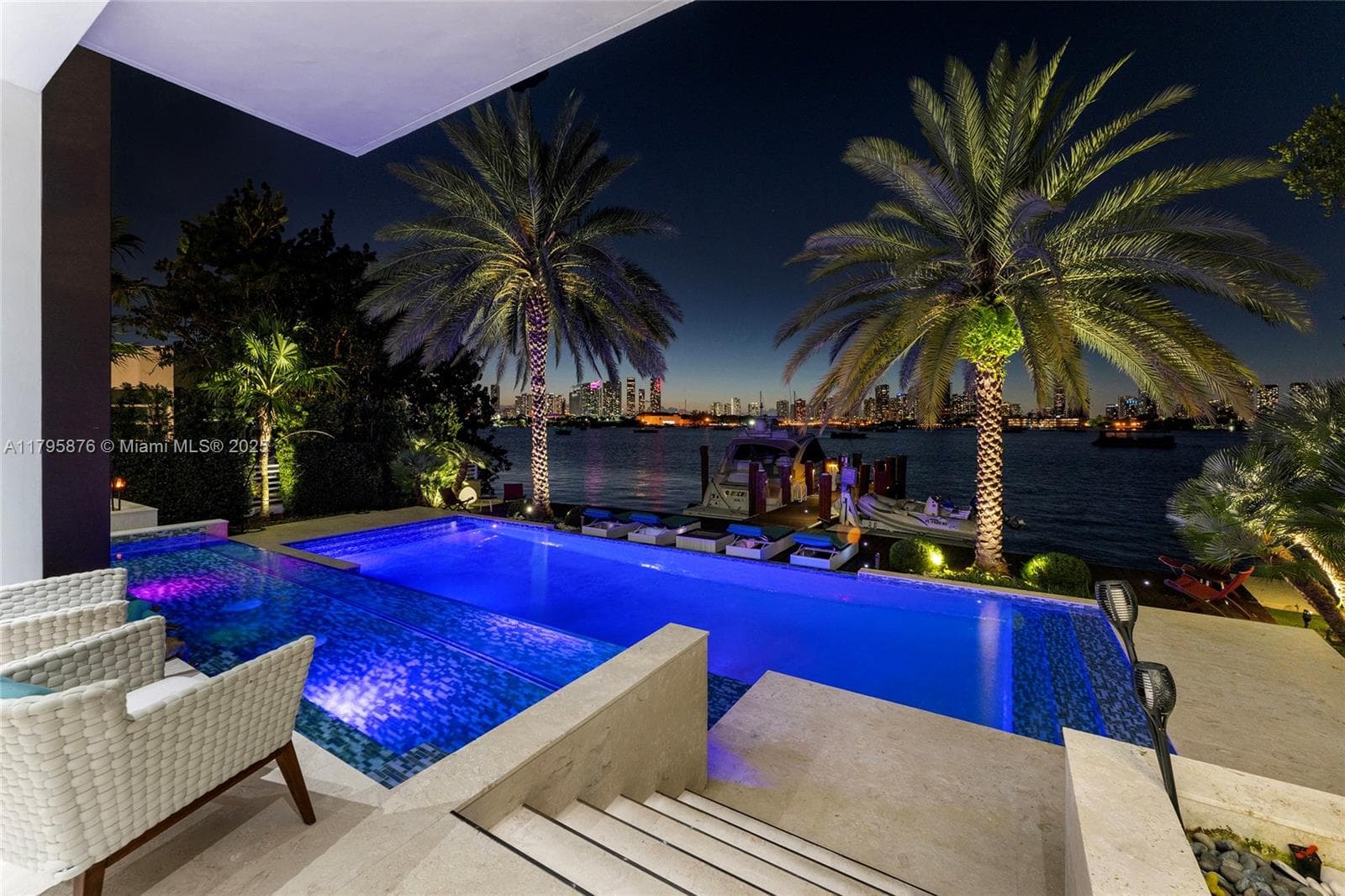 441 N Hibiscus Dr, Miami Beach, FL 33139 — zdjęcie 3