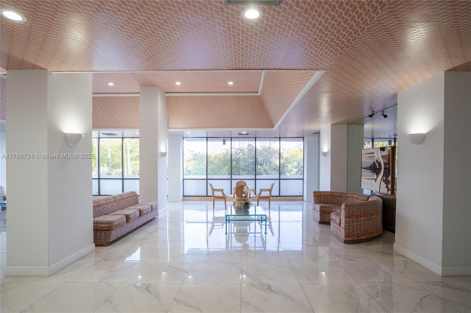 500 Three Islands Blvd # 801, Hallandale Beach, FL 33009 — zdjęcie 3