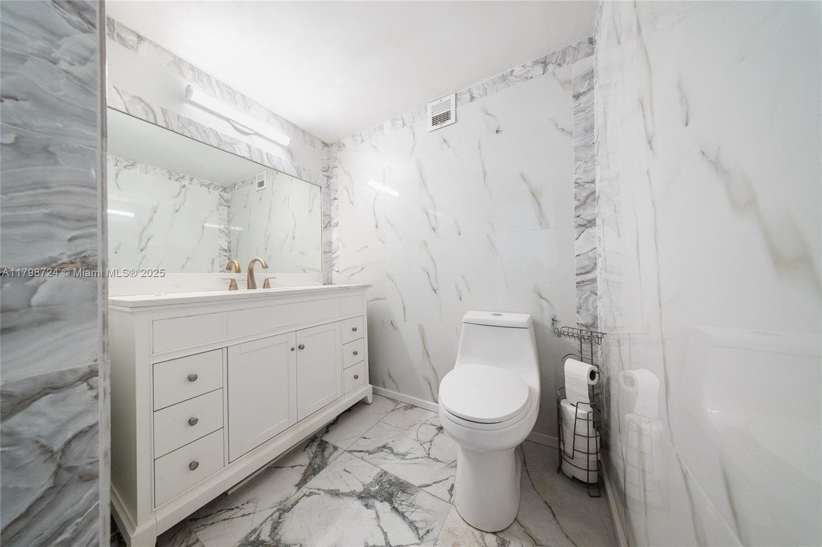 500 Three Islands Blvd # 801, Hallandale Beach, FL 33009 — zdjęcie 5