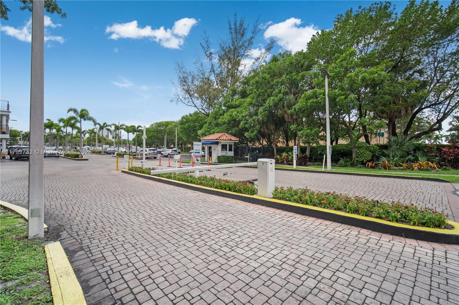2750 NE 183rd St # 504, Aventura, FL 33160 — zdjęcie 3