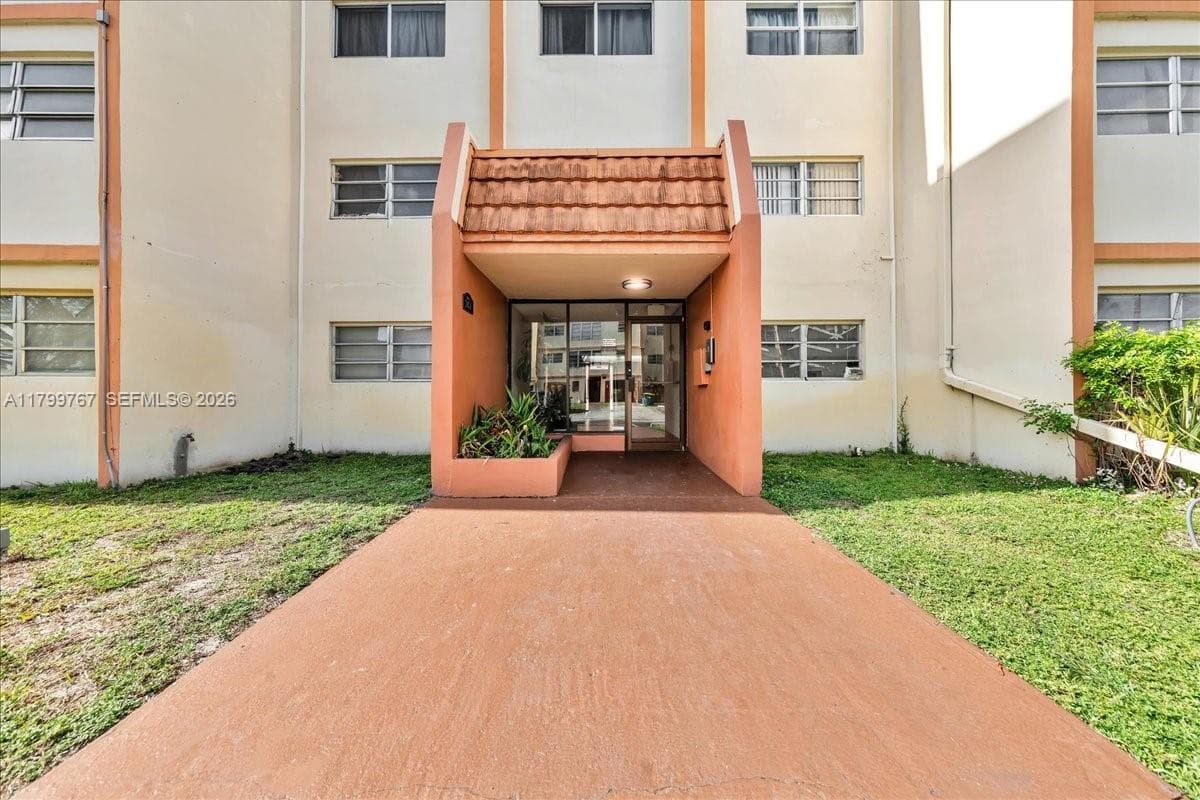 2451 NW 41st Ave # 304, Lauderhill, FL 33313 — zdjęcie 3