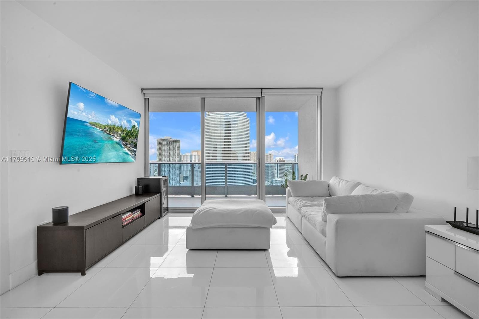 200 Biscayne Boulevard Way # 4012, Miami, FL 33131