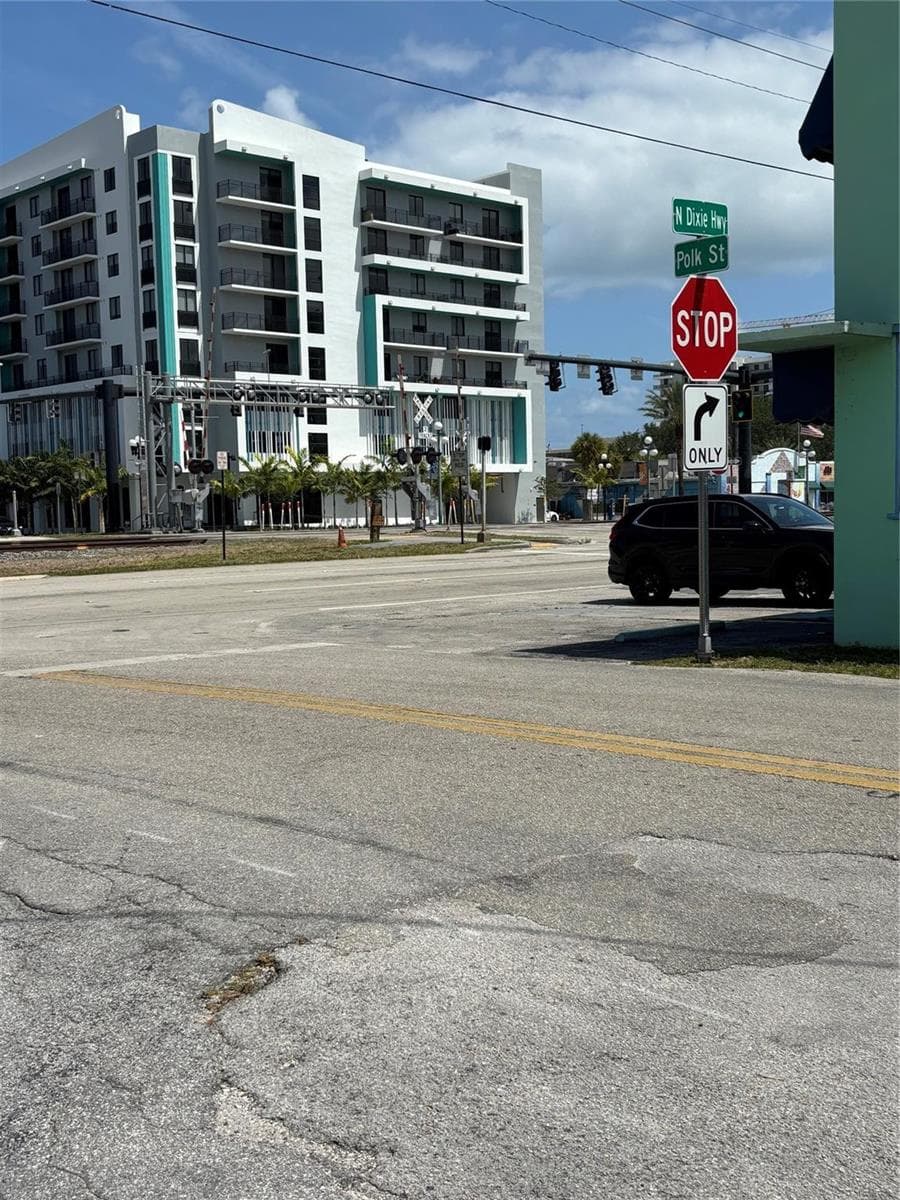 2117 Polk Street, Hollywood, FL 33020 — zdjęcie 2