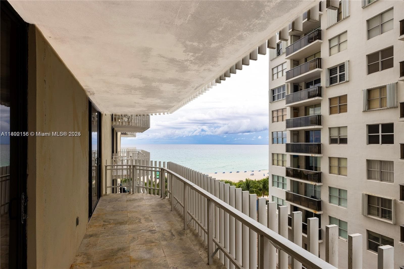 6061 Collins Ave # 7D, Miami Beach, FL 33140 — zdjęcie 2