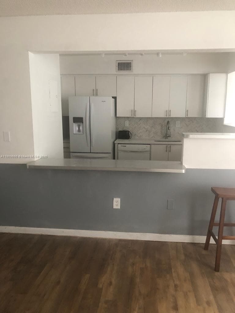 250 180th Dr # 108, Sunny Isles Beach, FL 33160