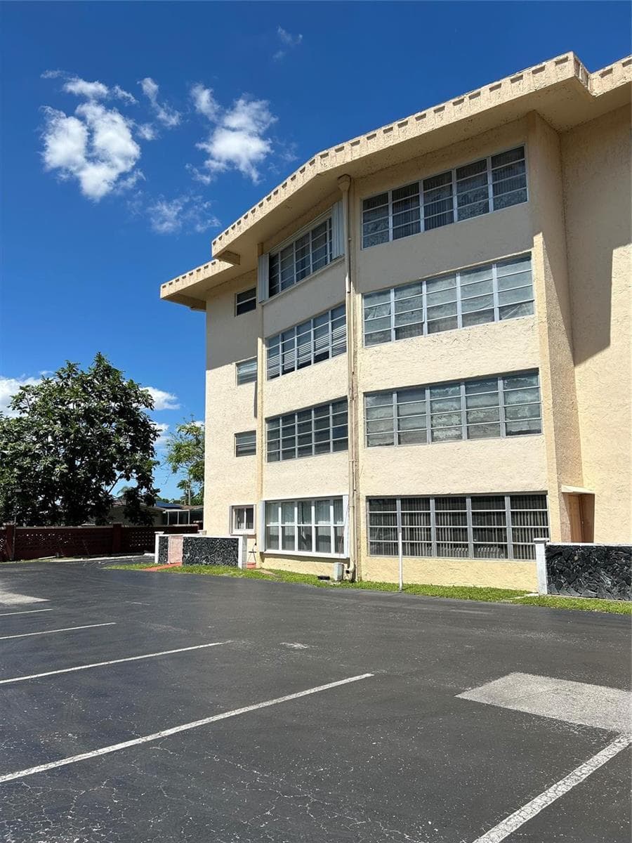 4191 NW 41st Street # 312, Lauderdale Lakes, FL 33319 — zdjęcie 3