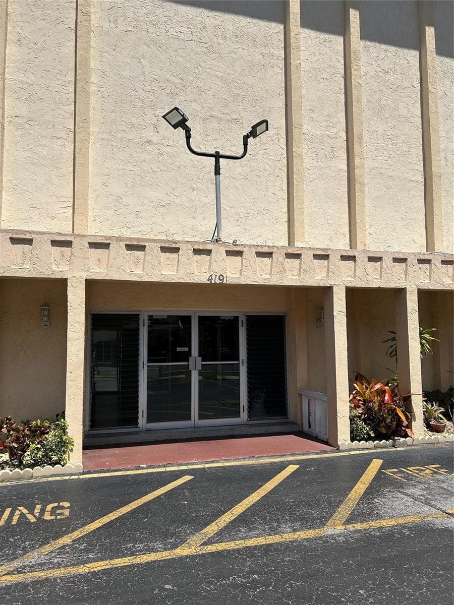 4191 NW 41st Street # 312, Lauderdale Lakes, FL 33319 — zdjęcie 5