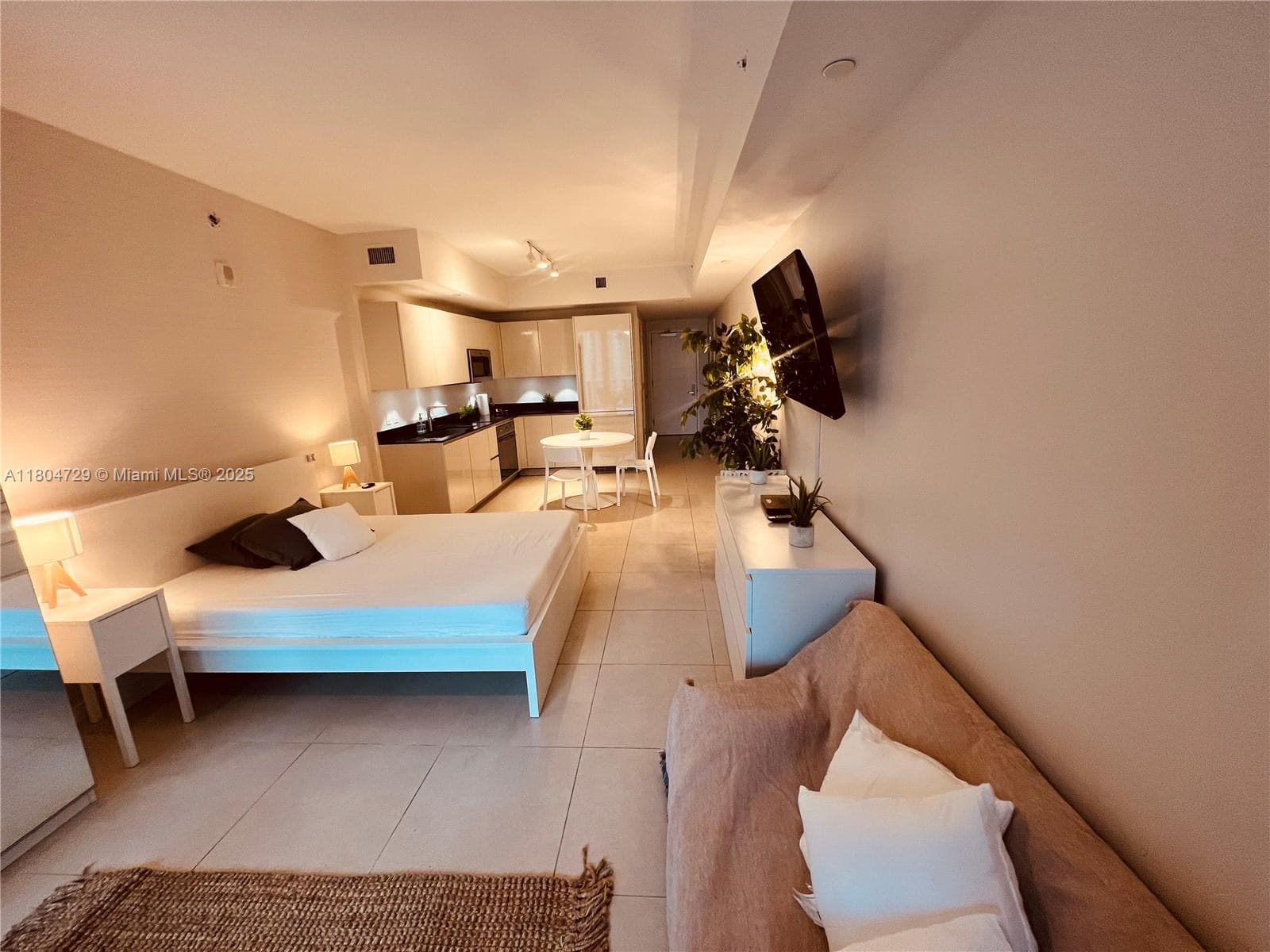 1010 Brickell Ave # 2710, Miami, FL 33131 — zdjęcie 2