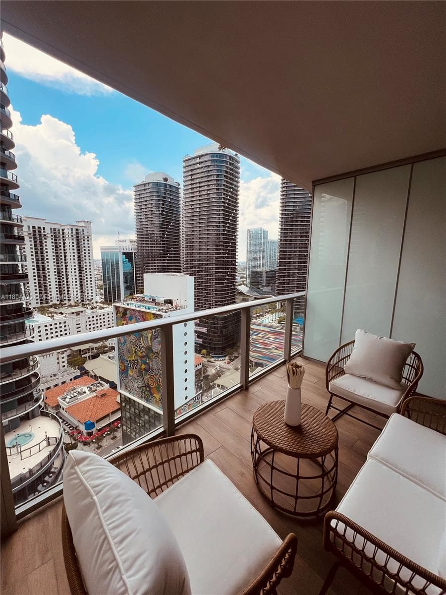 1010 Brickell Ave # 2710, Miami, FL 33131 — zdjęcie 3