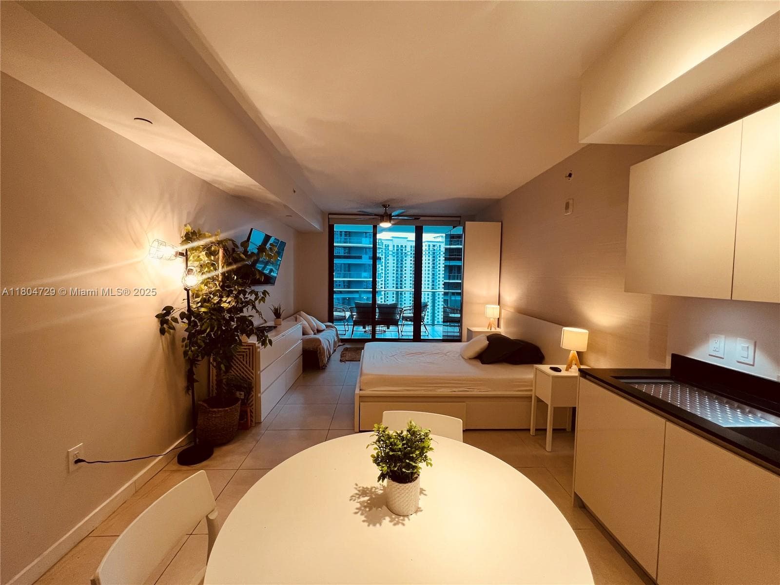 1010 Brickell Ave # 2710, Miami, FL 33131 — zdjęcie 4