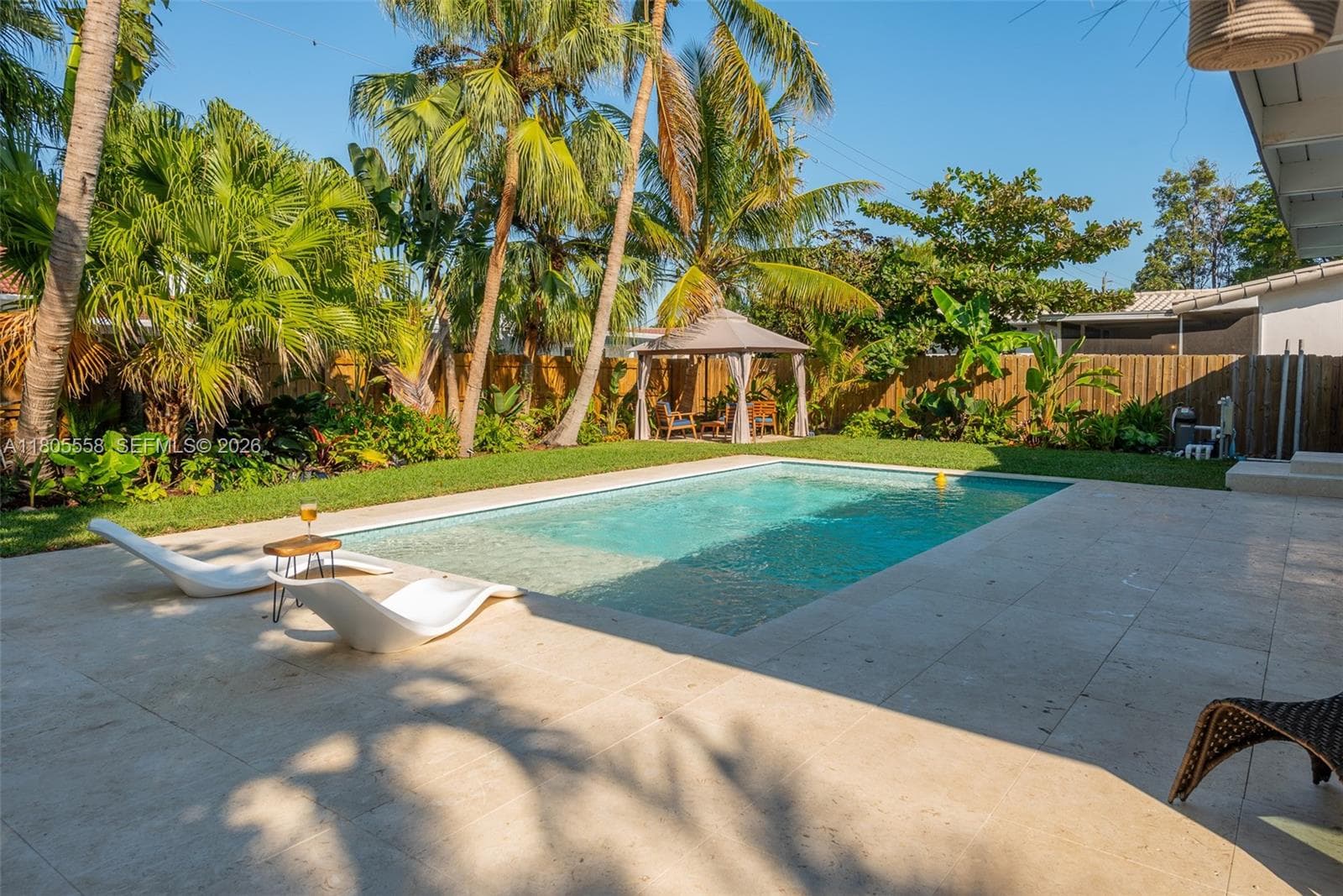 1025 Washington St, Hollywood, FL 33019 — zdjęcie 2