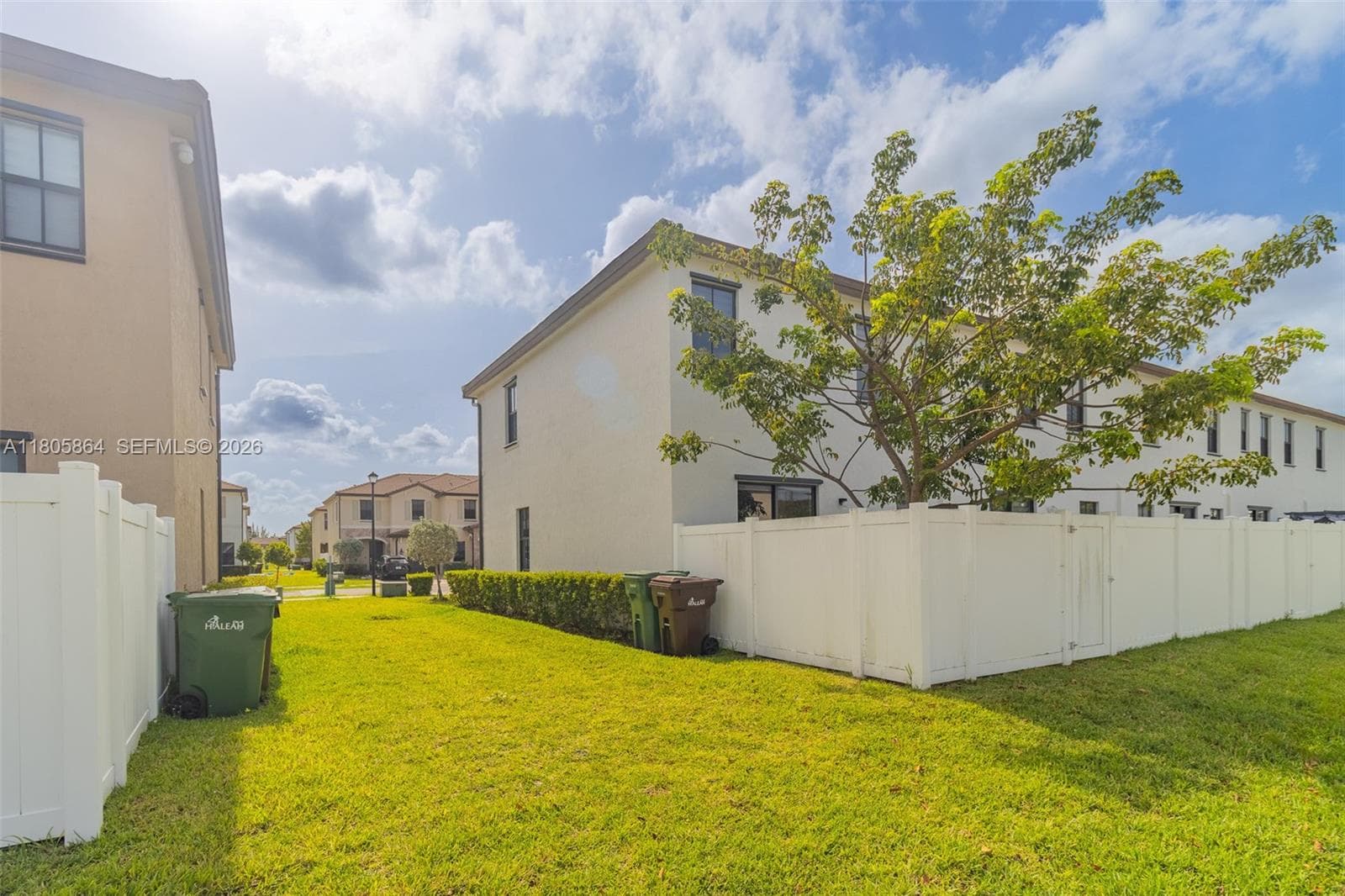 10966 W 33rd Way, Hialeah, FL 33018 — zdjęcie 4