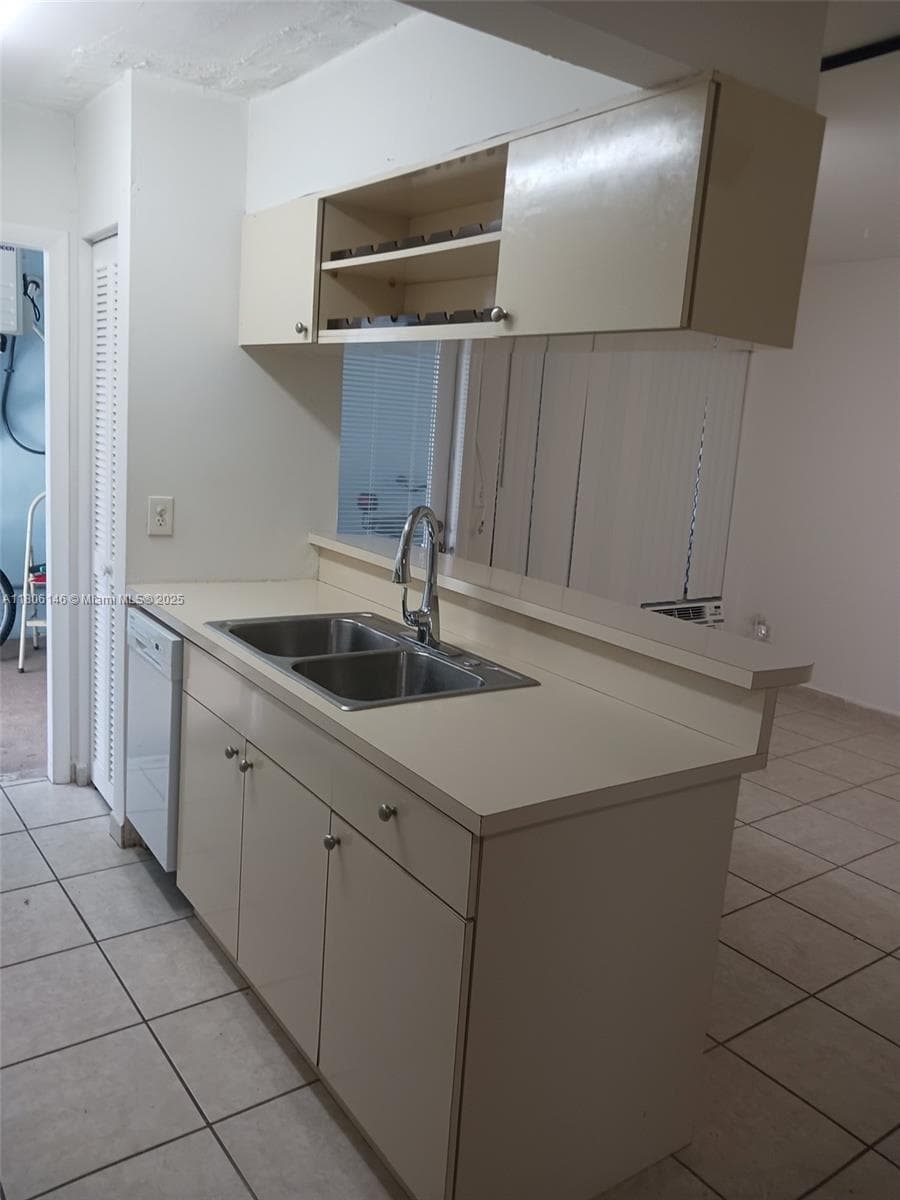 2700 NE 135th St # 30, North Miami, FL 33181 — zdjęcie 4