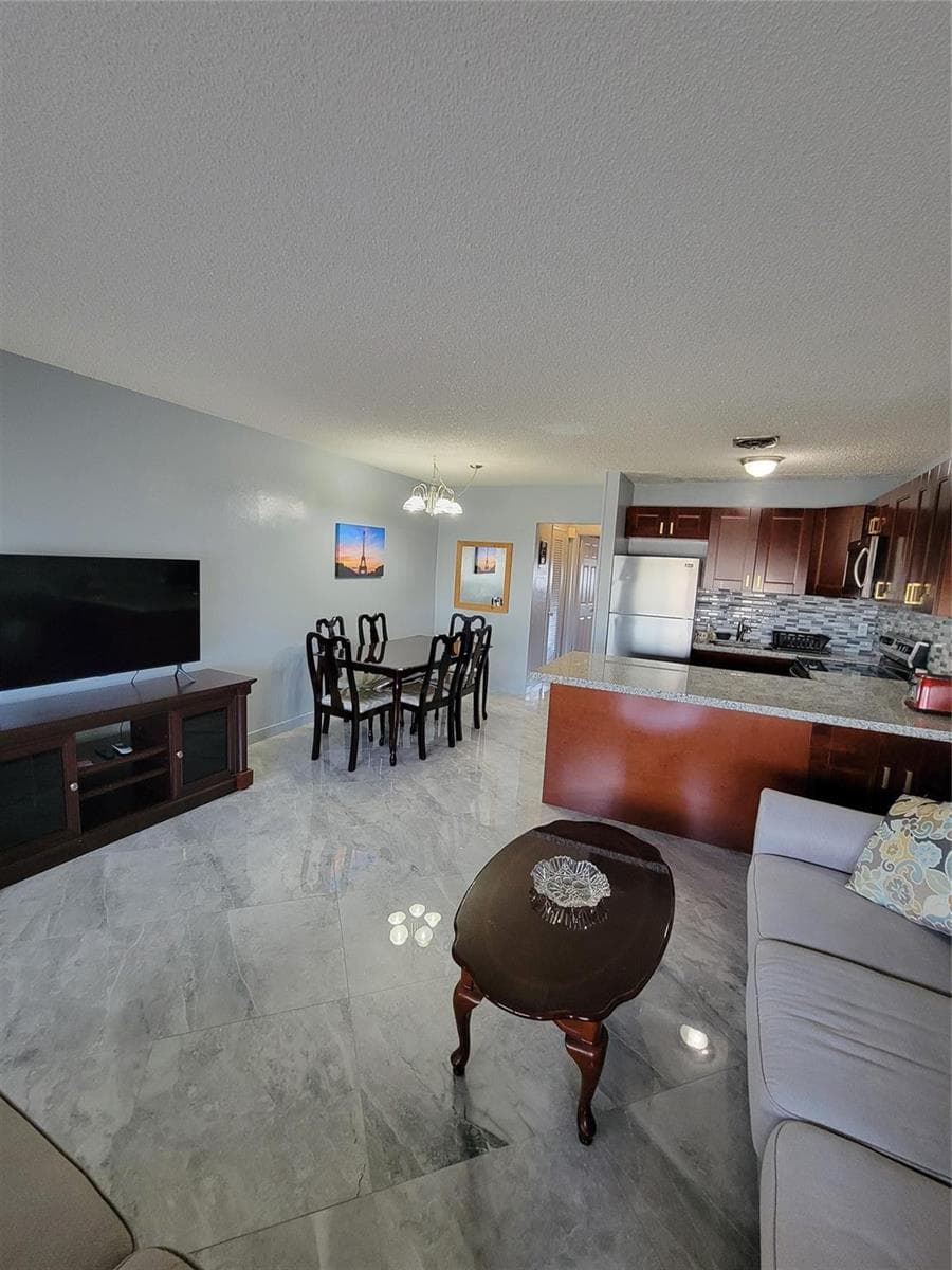 800 SW 11th Avenue # 17, Hallandale Beach, FL 33009 — zdjęcie 4