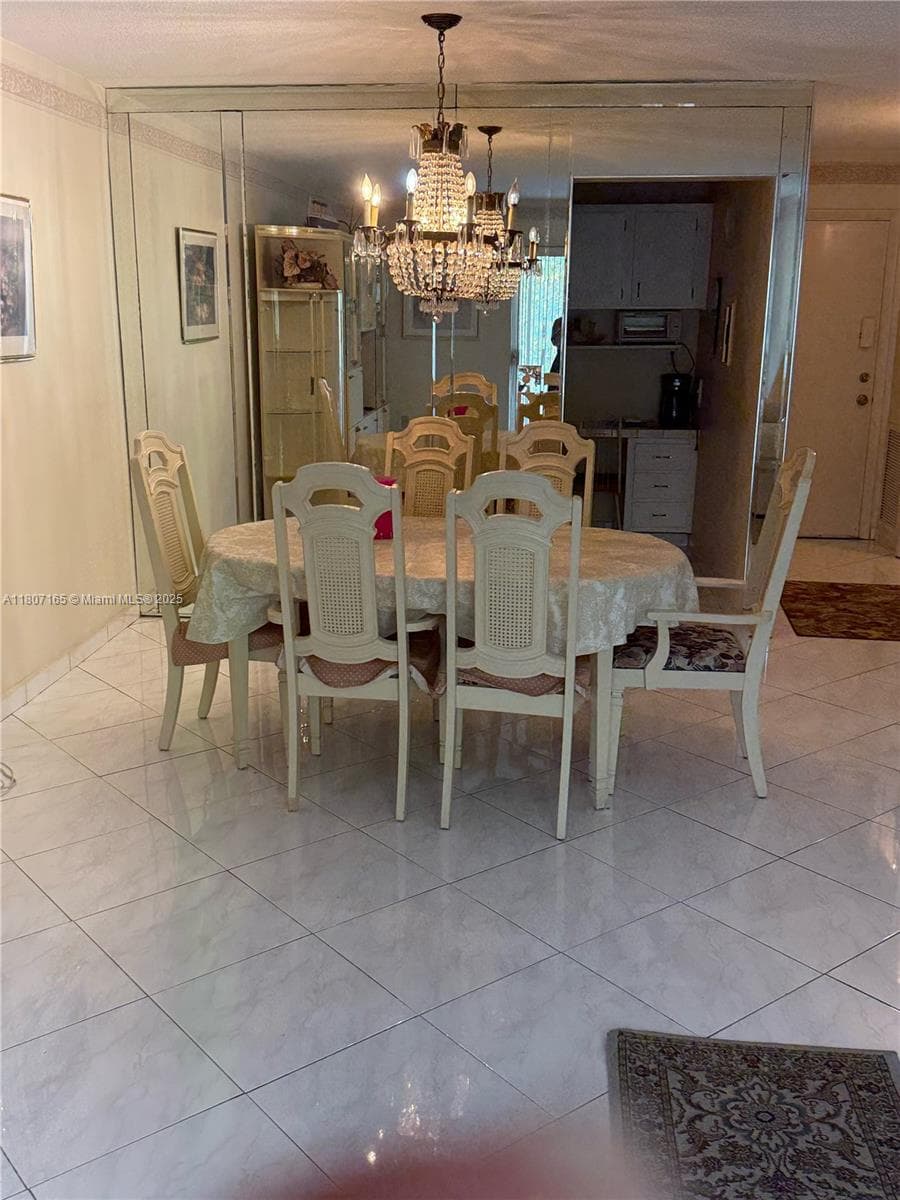 1395 NE 167th St # 203, Miami, FL 33162 — zdjęcie 3