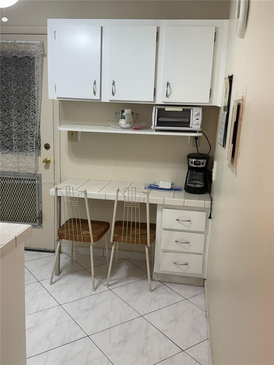 1395 NE 167th St # 203, Miami, FL 33162 — zdjęcie 5