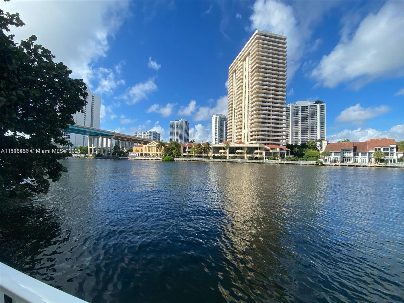 19390 Collins Ave # 217, Sunny Isles Beach, FL 33160 — zdjęcie 2