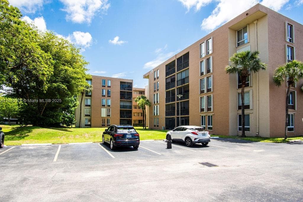 9110 Fontainebleau Blvd # 502, Miami, FL 33172 — zdjęcie 2