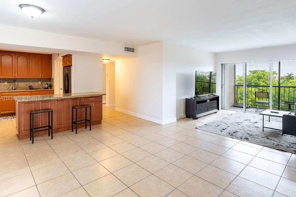 9110 Fontainebleau Blvd # 502, Miami, FL 33172 — zdjęcie 3