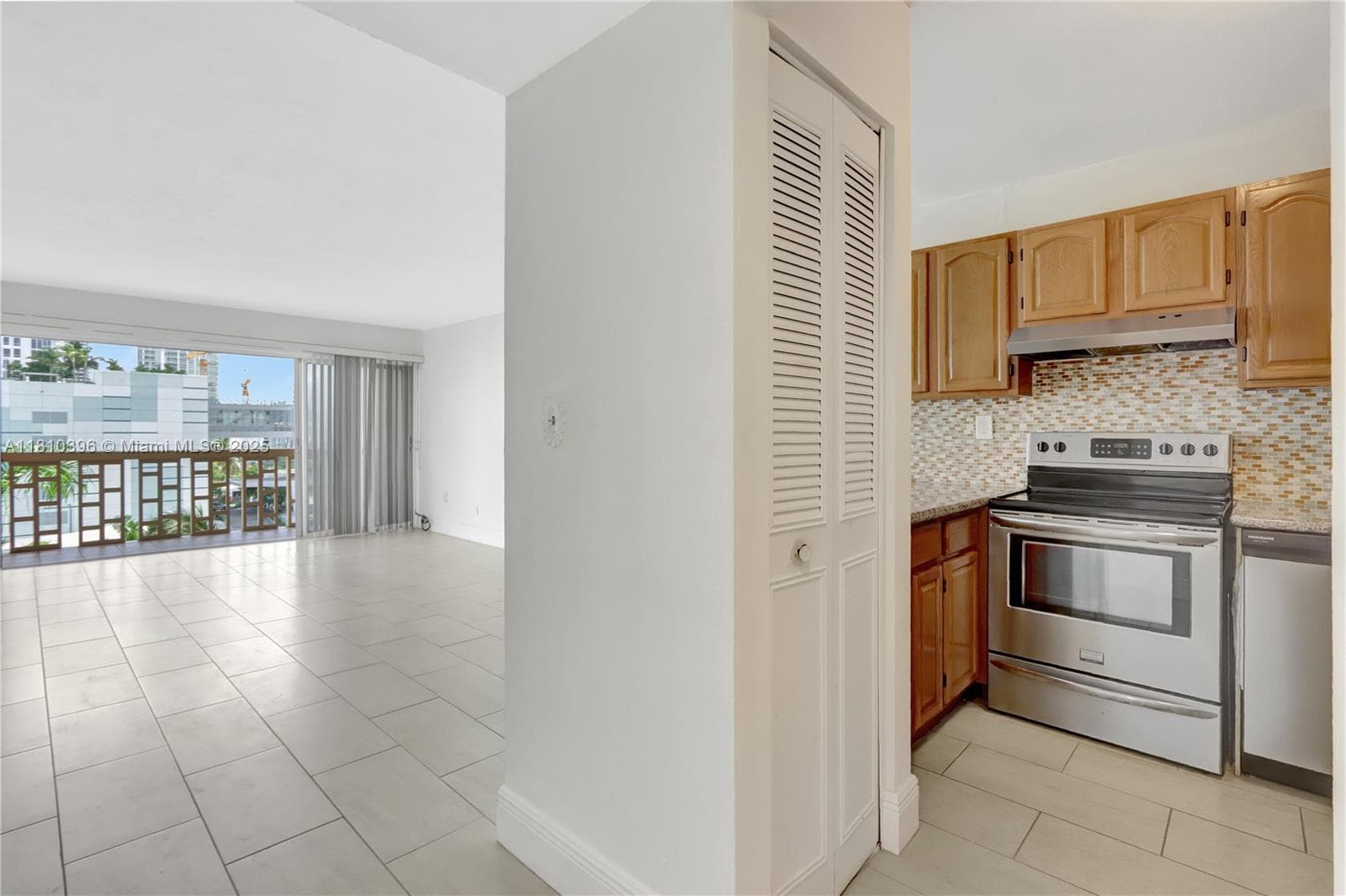 600 NE 25th St # PHD, Miami, FL 33137 — zdjęcie 4