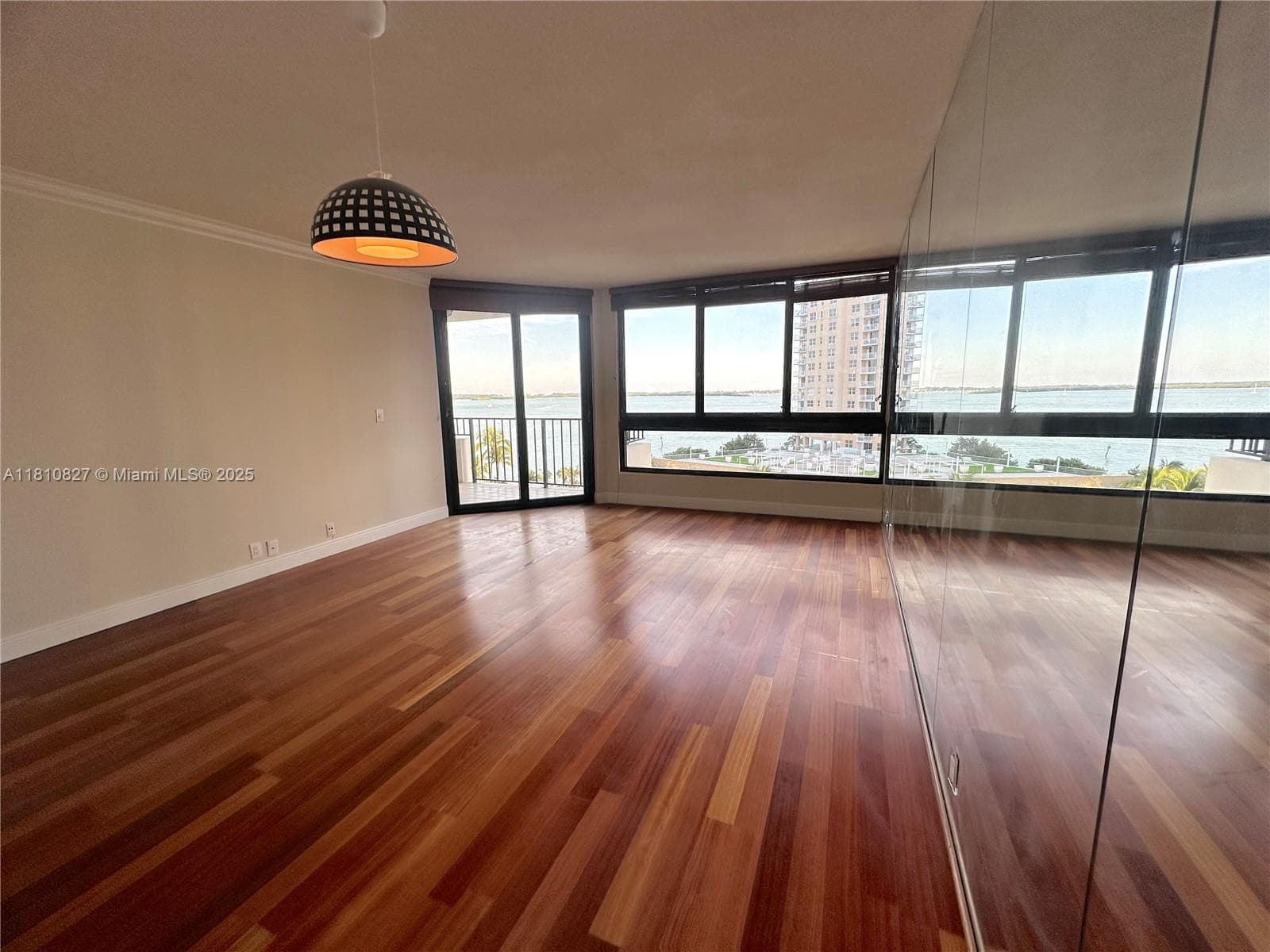 520 Brickell Key Dr # A811, Miami, FL 33131