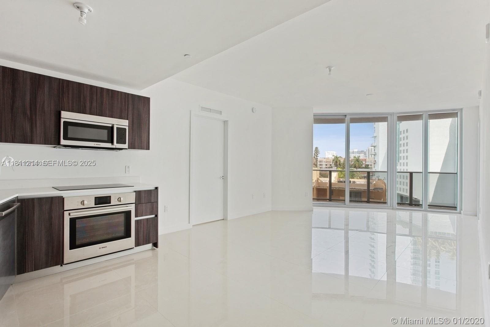 488 NE 18th St # 501, Miami, FL 33132 — zdjęcie 3