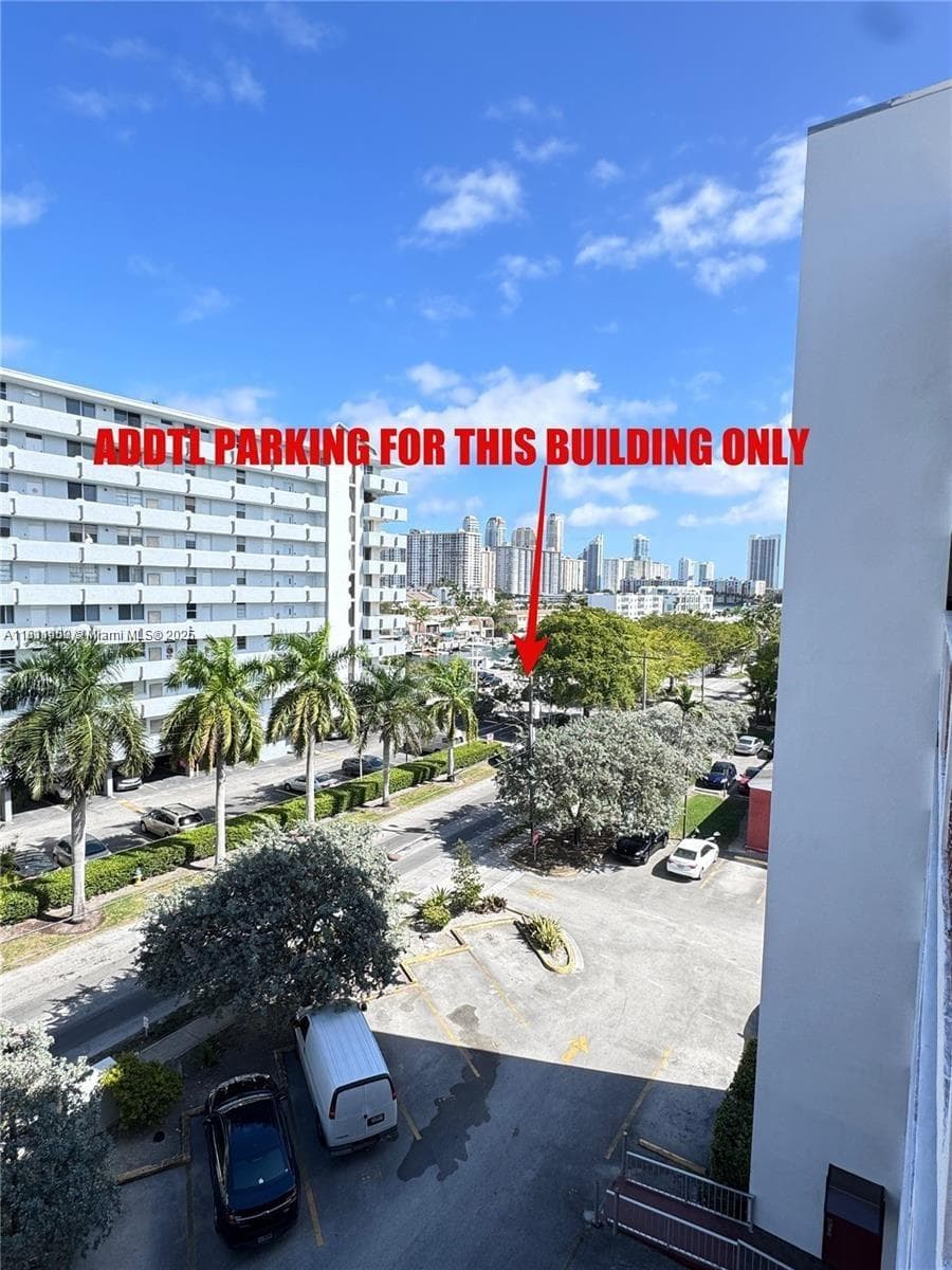 3660 NE 166th St # 603, North Miami Beach, FL 33160 — zdjęcie 3