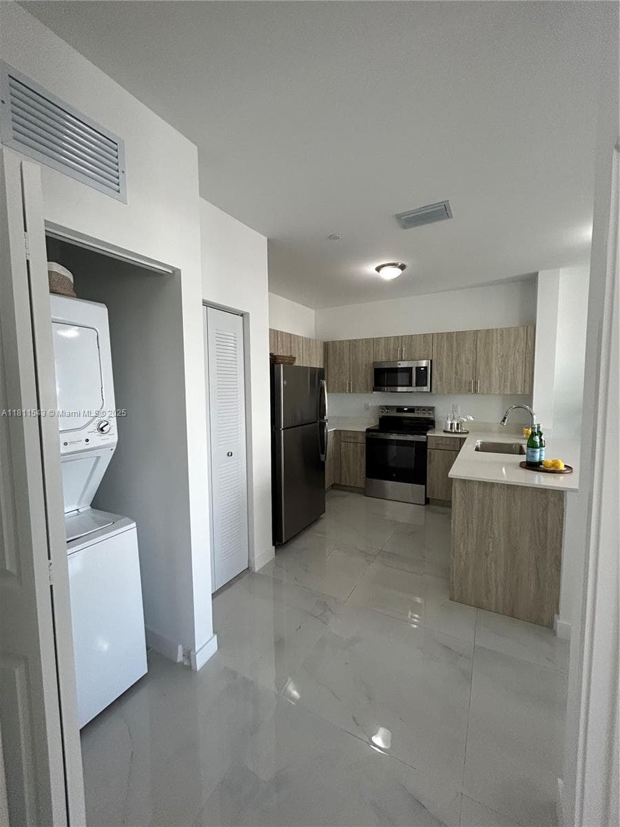 1010 SW 69th Ave # 104, Miami, FL 33144