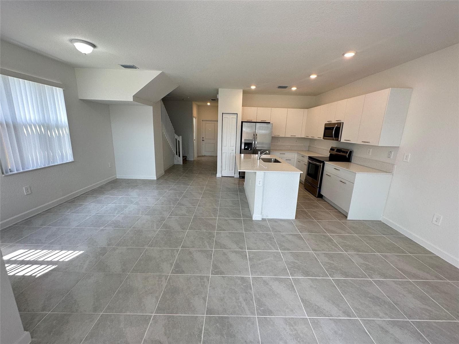 2437 NW 131st Circle, Miami, FL 33167 — zdjęcie 2