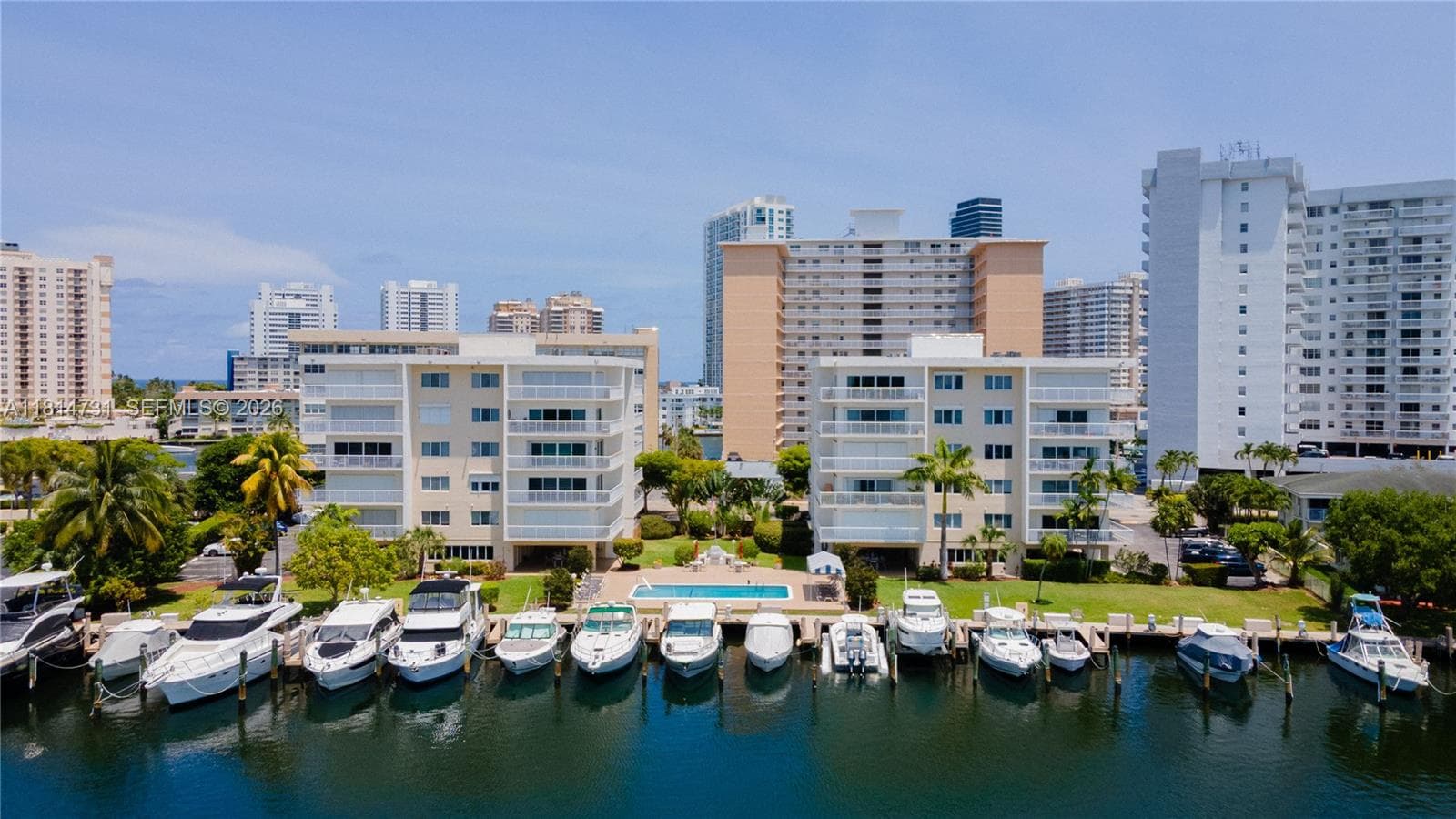 120 Golden Isles Dr # 33B, Hallandale Beach, FL 33009 — zdjęcie 2