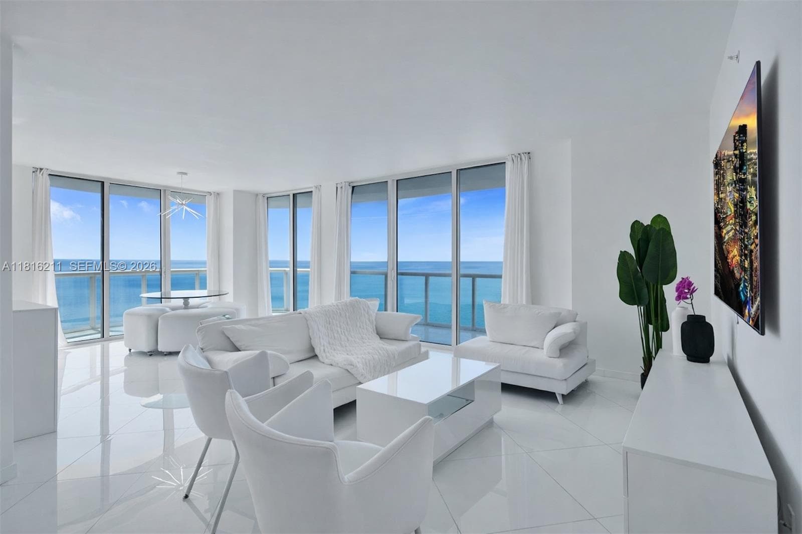 6365 Collins Ave # 2403, Miami Beach, FL 33141