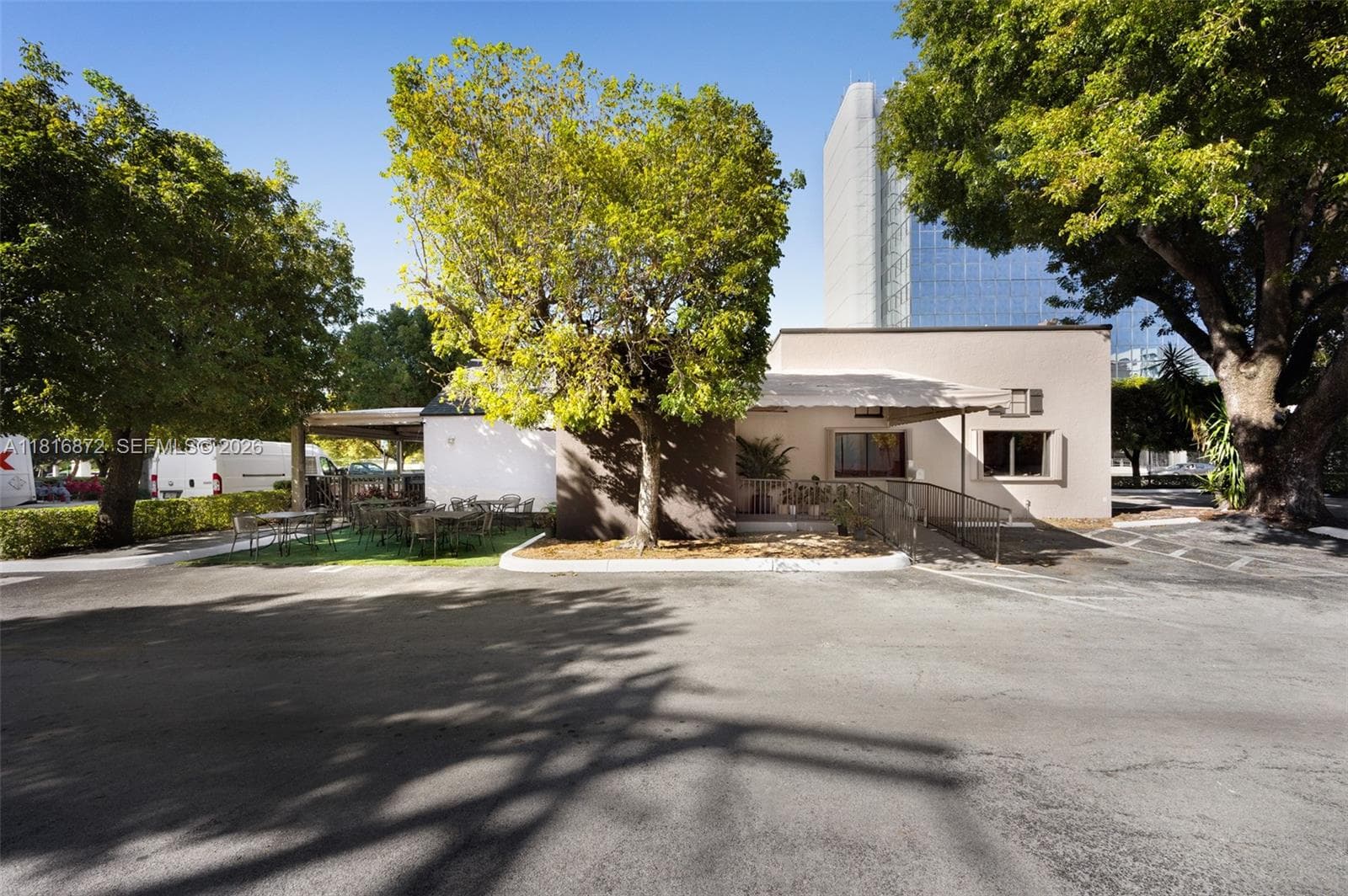 2345 SW 37th Ave, Miami, FL 33145 — zdjęcie 5
