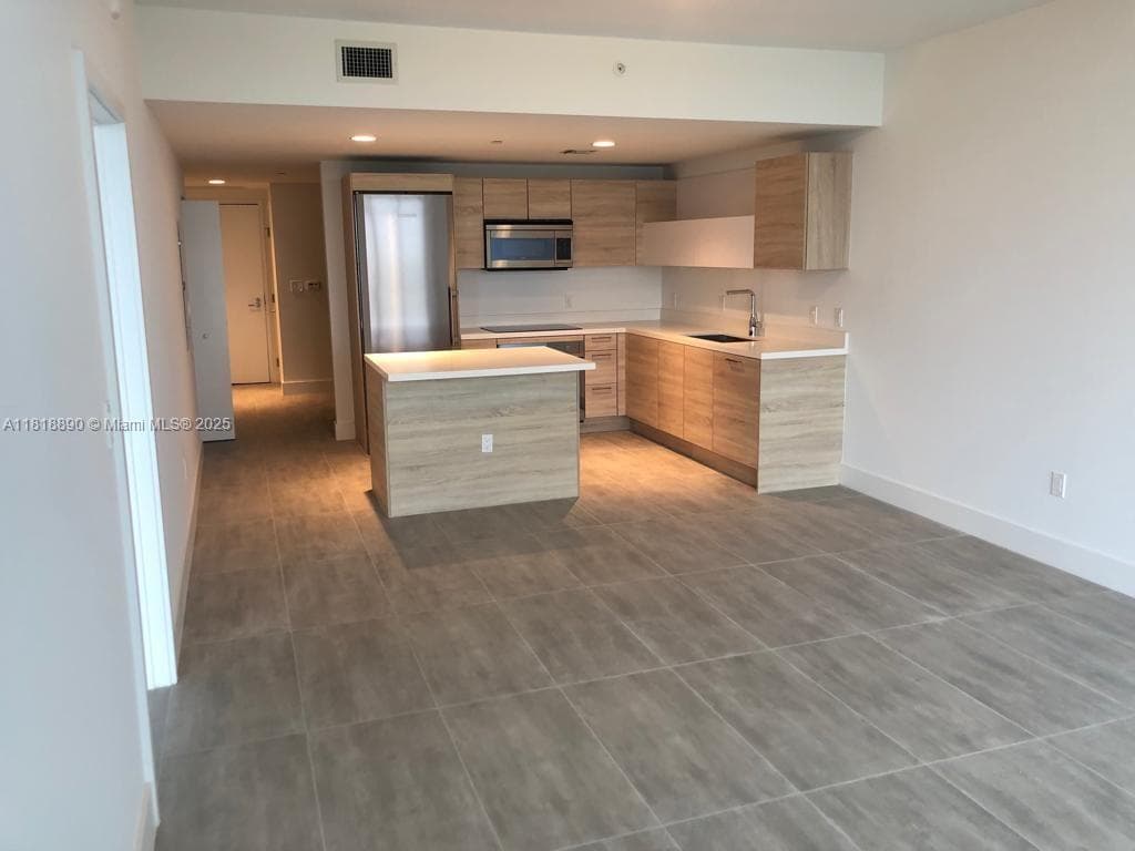 16385 Biscayne Blvd # 1005, North Miami Beach, FL 33160 — zdjęcie 2