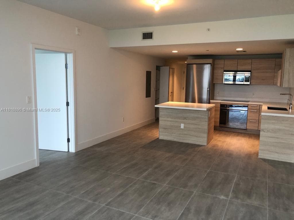 16385 Biscayne Blvd # 1005, North Miami Beach, FL 33160 — zdjęcie 5