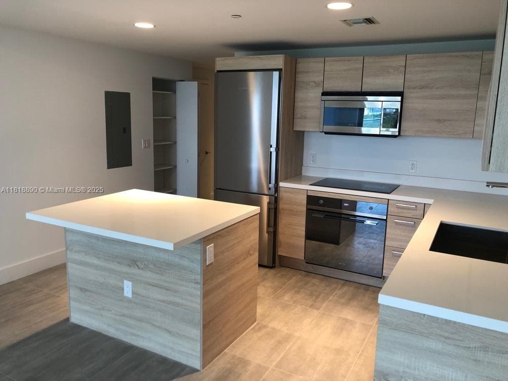 16385 Biscayne Blvd # 1005, North Miami Beach, FL 33160 — zdjęcie 4